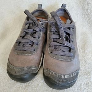 KEEN Shoes. Woman's Gray Oxford. Size 7